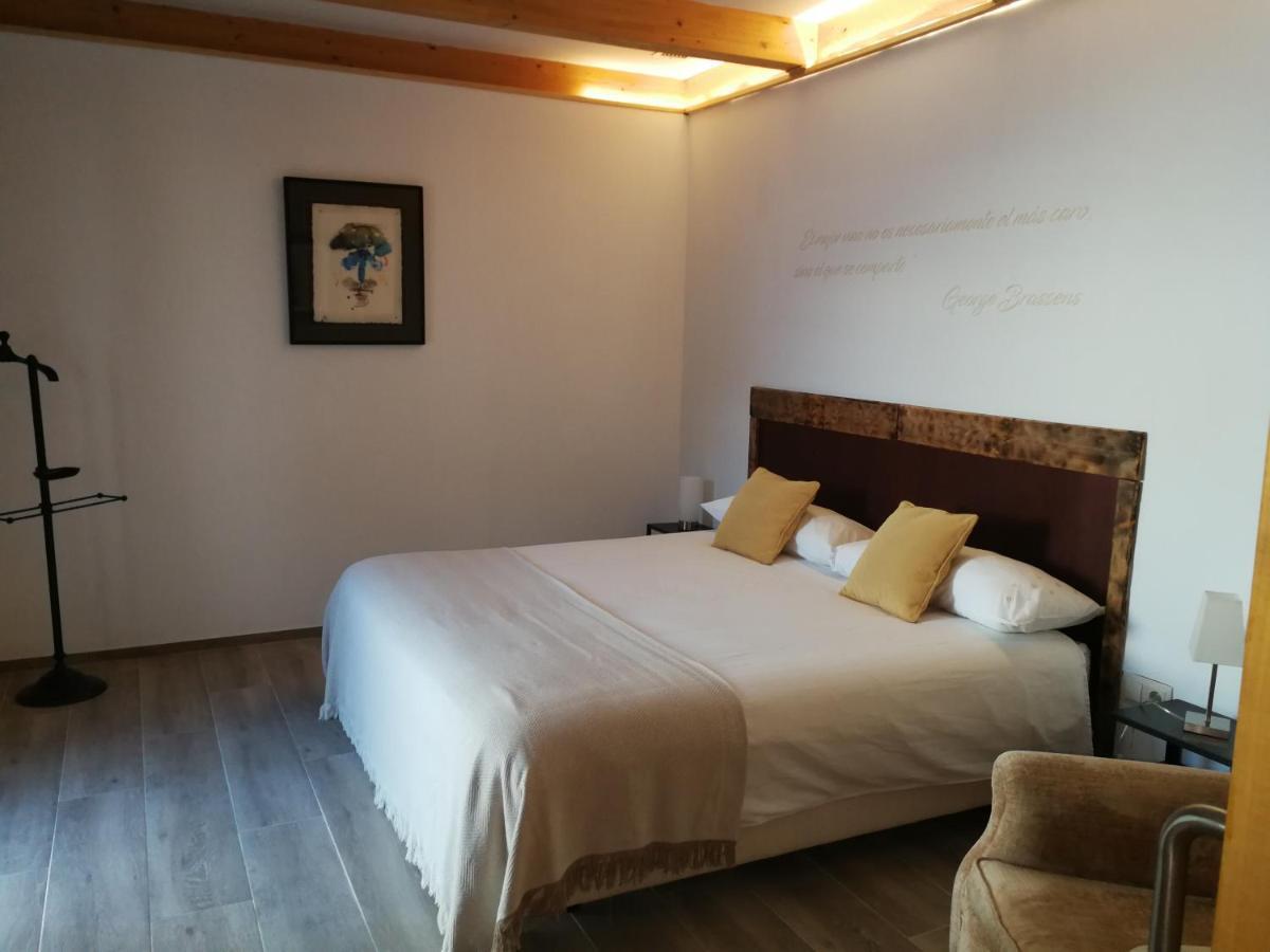 Hotel Rural Cal Ruget Vilobi Del Penedes Luaran gambar